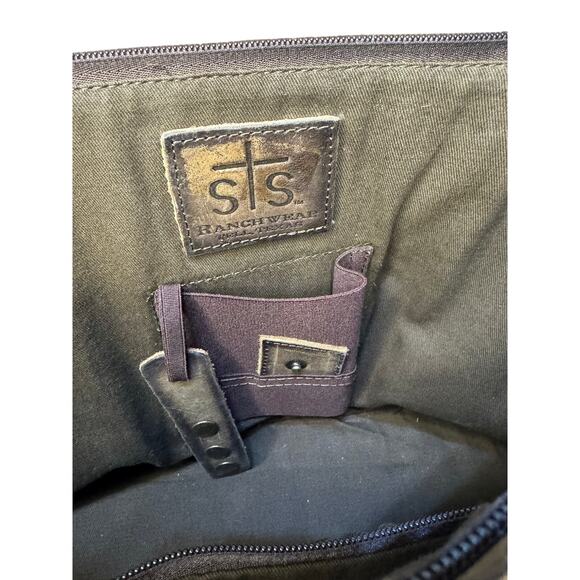 STS Ranchwear Cowhide Cheyenne Tote Bag - Picture 4 of 5